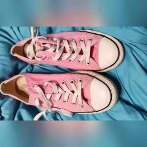 Converse Pink